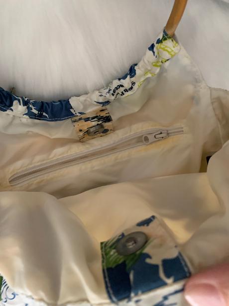 Kabelka značka protest,