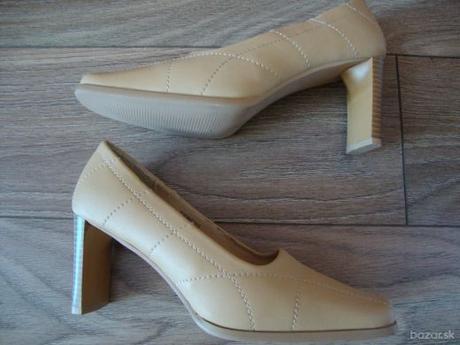 Béžové lodičky pevný podpätok 1x použité, 38