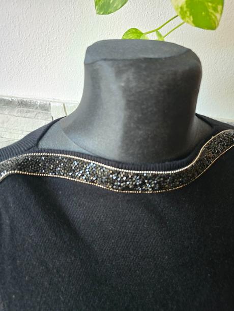 Sveter s, reserved,s