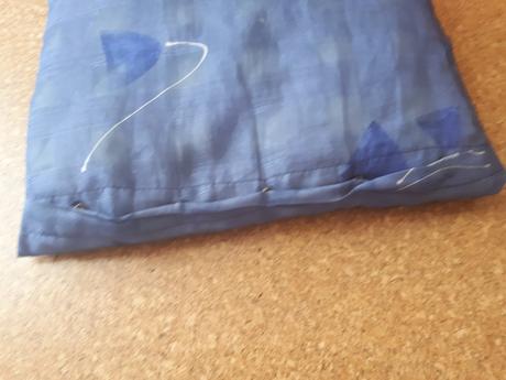 Modra obliecka na vankus geometricke tvary kvety, 