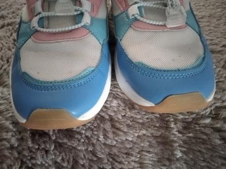 Tenisky, reserved,37