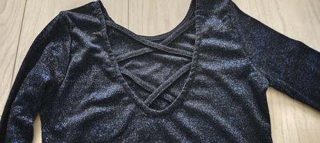 Šaty s jemnými trblietkami, s