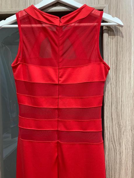 Nenosene dlhe elegantne saty, s