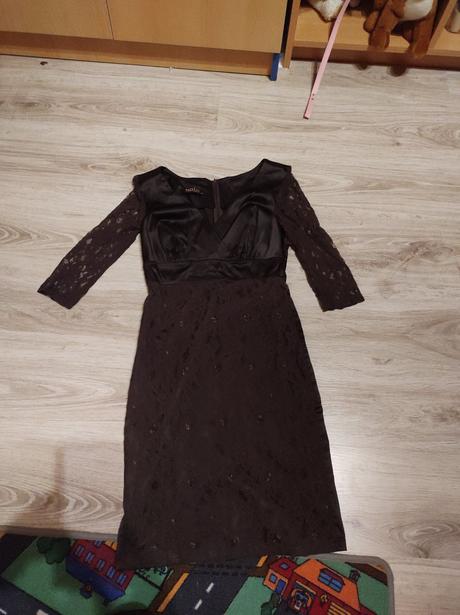 Čipkované šaty, 36