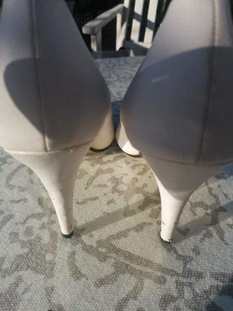 Biele lodičky always, 40