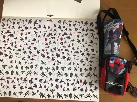 Spiderman kapsička marvel+nálepky, 