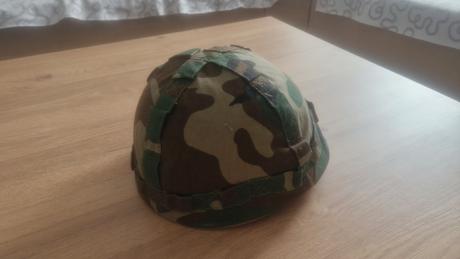 Vojenska prilba/helma,