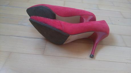 Červené lodičky, 37