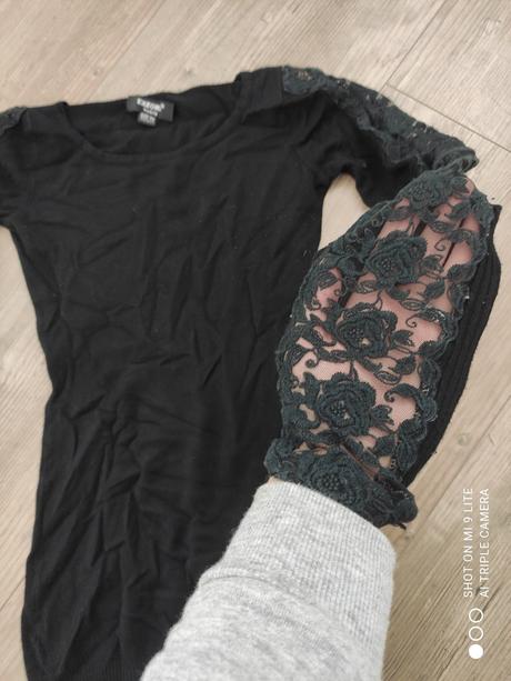 Upletove saty s cipkou, xs