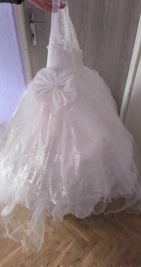 Šaty na prvé sväté prijímanie, 152