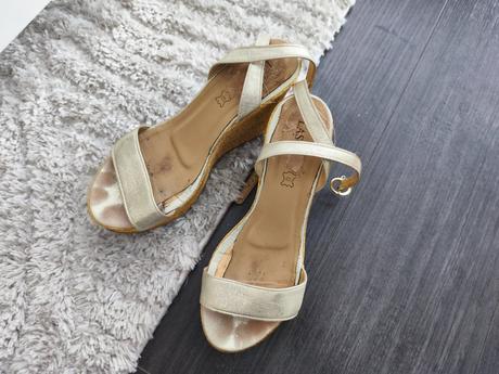Zlaté sandálky ., lasocki,40