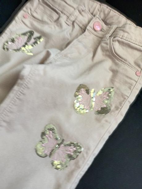 Elastické nohavice s motýlikmi, 128