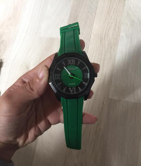 Mam na predaj hodinky,