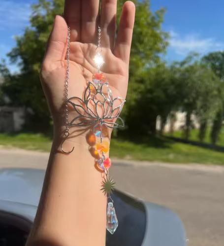 Lapač slnečných lúčov lotos - strieborný, 