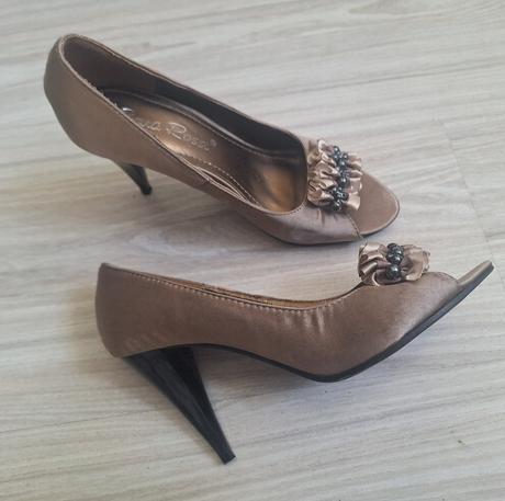 Topánky na vysokom podpätku, 38