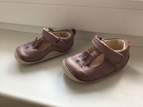 Celokožené prvé topanocky, clarks,18