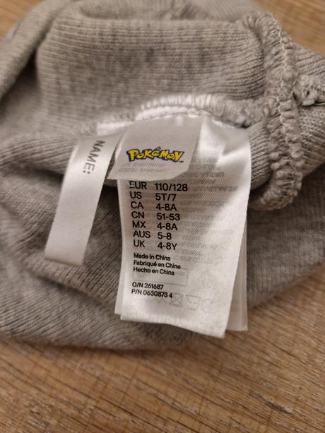 Hrubšia dvojvrstvové ciapka pikachu, h&m,122
