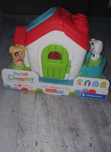 Domček clementoni, 