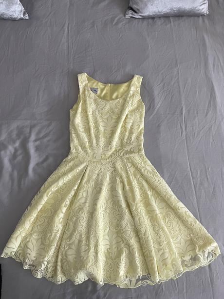 Žlté šaty, 36