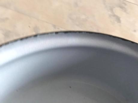 Smaltovaný kastról,