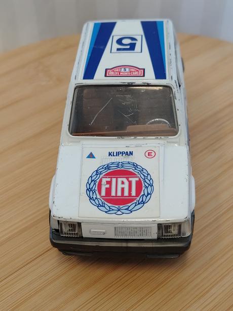 Retro model bburago fiat panda 45 rally 1983, 1/24,