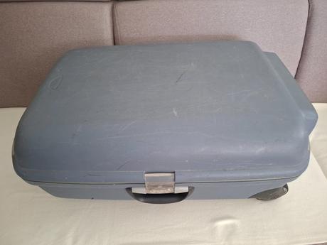 Veľký kufor, samsonite