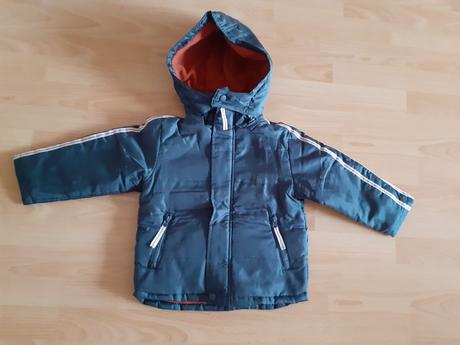 Bunda s kapucnou, 98