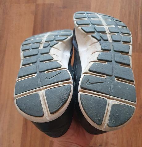 Botasky - rozne, nike,40