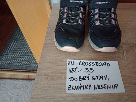 Dievčenské trekove topánky zn.crossroad veľ.33, 33