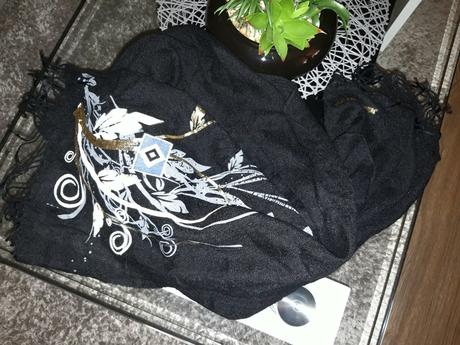 Satka sú velka s luxusný kašmírový šál,