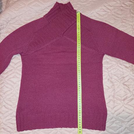 Nádherný svetrík so stojačikom, sisley,m