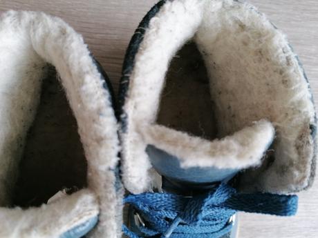 Modré kotnicky, baťa,24