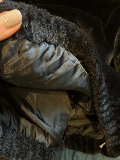 Dievčenská huňatá mikina s kapucňou čierna (170), 170