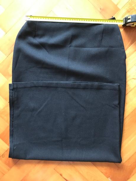 Čierna dlhá sukňa, s