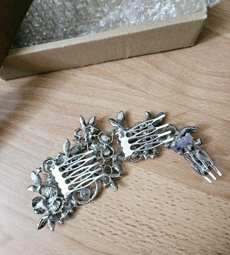 Krásna ozdoba do vlasov,