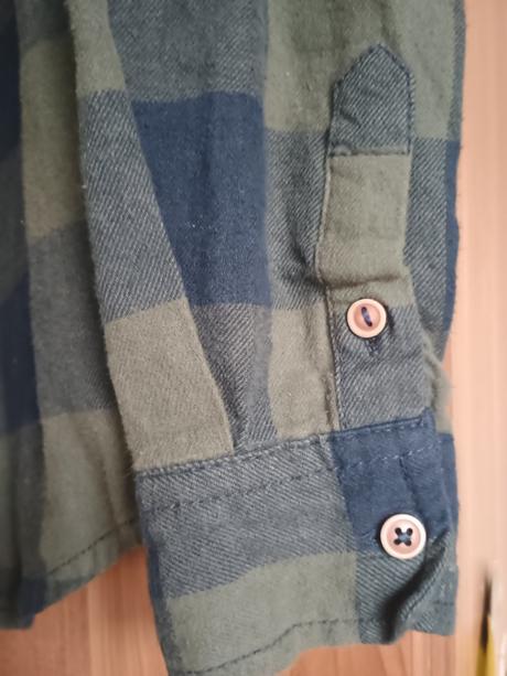 Flanelova košeľa, 134