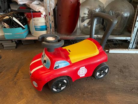 Predám detské plastové autíčko., 