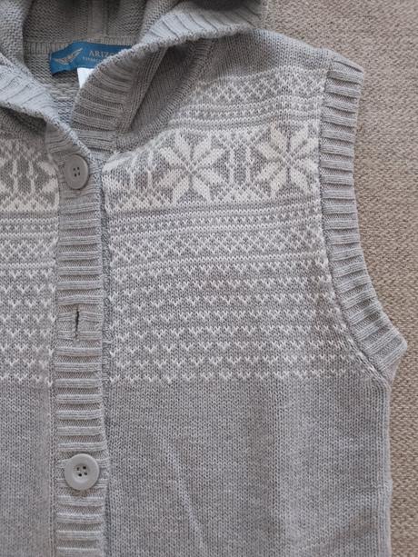 Dievčenská svetríková vesta, 36