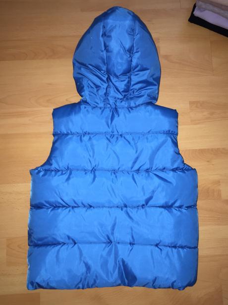 Pár krát oblečená vesta m&s, veľ. 116, marks & spencer,116