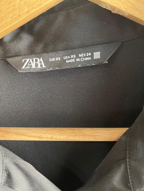 Raz nosená zara čierna saténová dlhšia košeľa xs, zara,xs