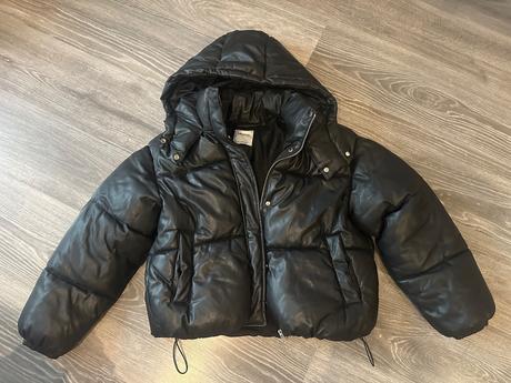 Zimna bunda, bershka,s