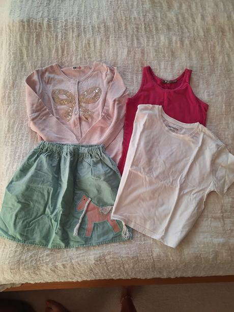 Svetrík + tričká + sukňa, cena spolu za všetko, 128