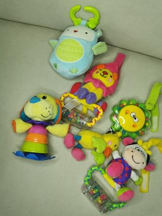 Tesco sada hračiek závesné /hrkálky,