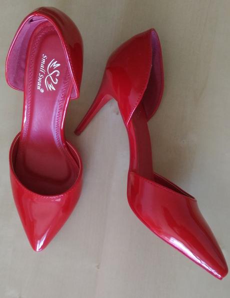 Červené lodičky, 37