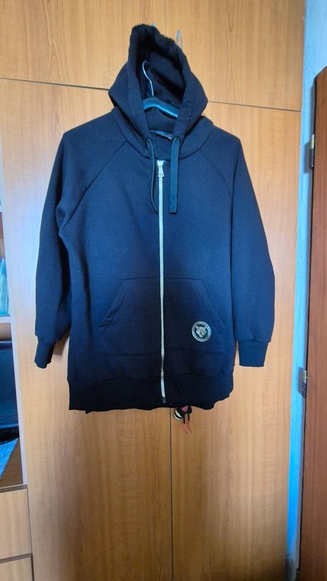 Predlzena mikina pre moletky,