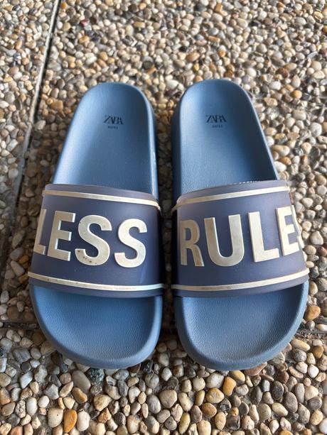 Šľapky k bazénu, zara,31