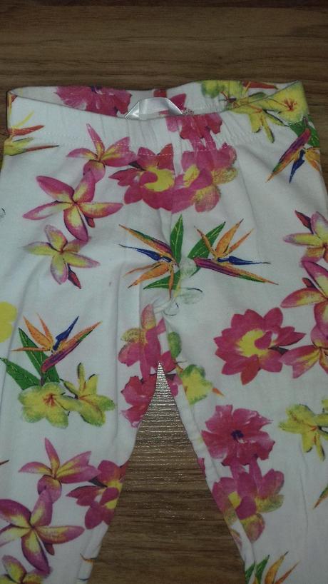 Kvetované legínky, 104