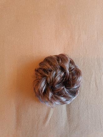 Príčesok na gumičke, 