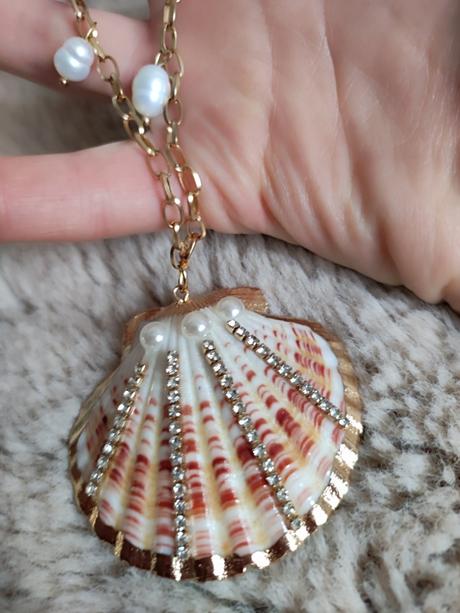 Dámsky náhrdelník, 