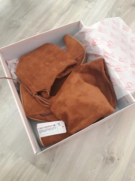 Elegantné vysoké čižmičky, 37